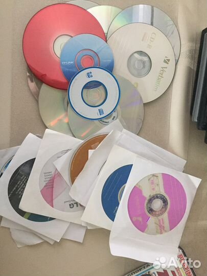 Диски б/у, можно использовать для поделок