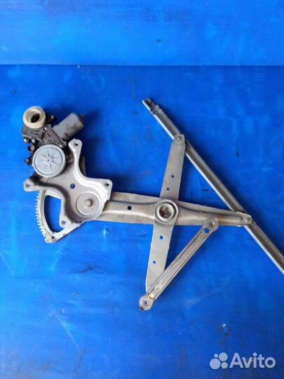 Стеклоподъемник передний правый Toyota Camry 40