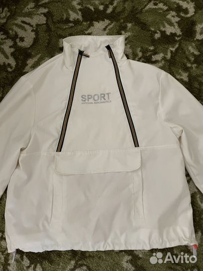 Ветровка в верху два замочка из плащевки