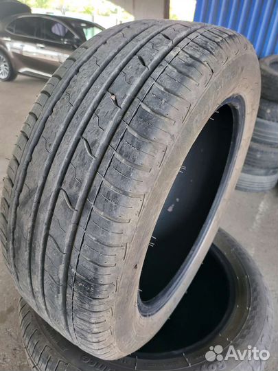 Royal Black Royal Performance 215/55 R17 204ZR