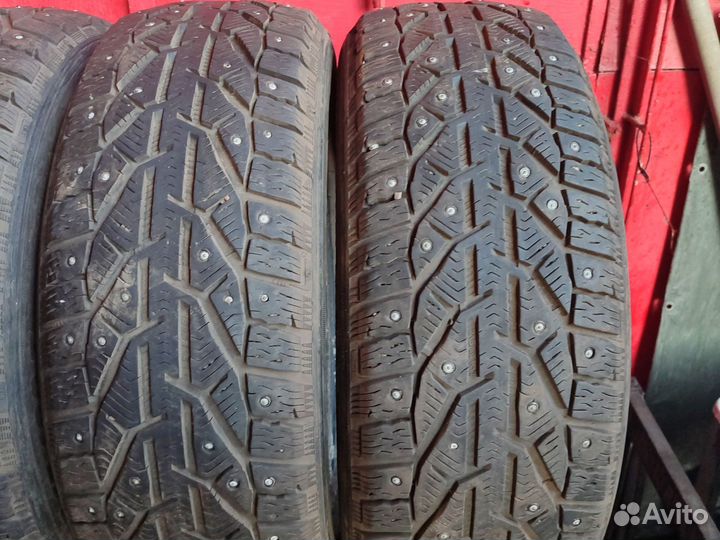 Tigar SUV Ice 215/60 R17