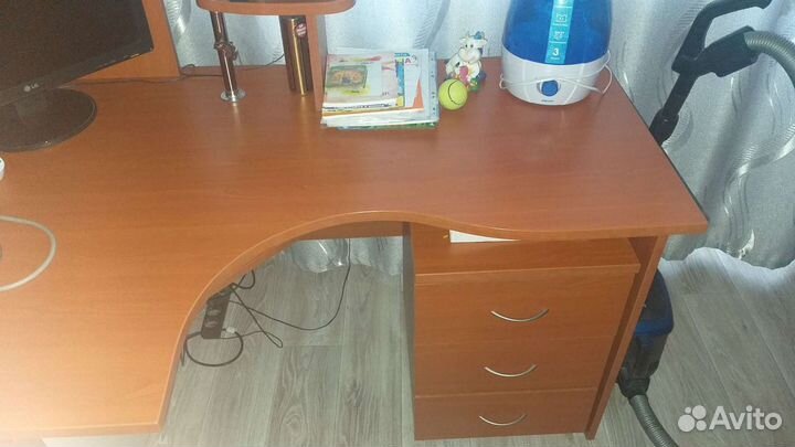 Компьютерный стол