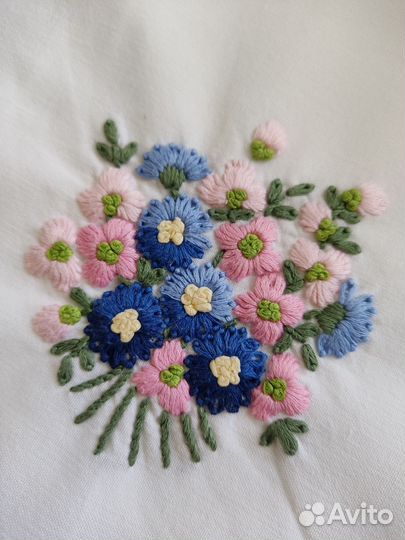 Скатерть дорожка с вышивкой