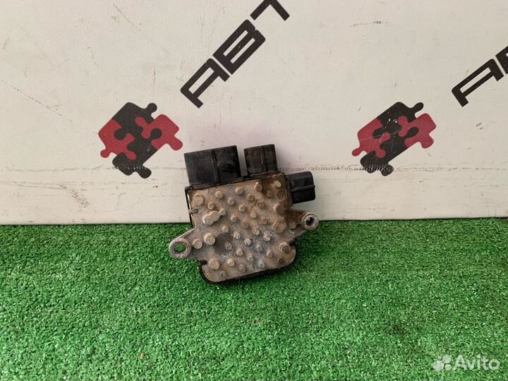 Блок управления вентилятором Mitsubishi lancer 9