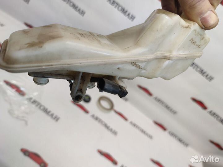 Бачок тормозного цилиндра Toyota Corolla E120