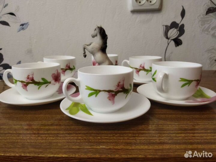 Посуда, тарелки, сервиз