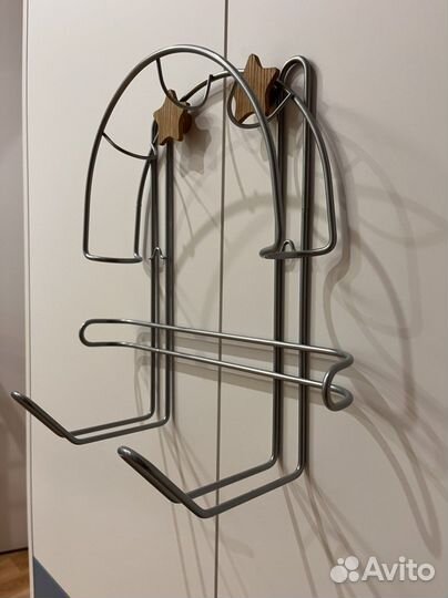 Настенный держатель для шланга и щетки пылесоса