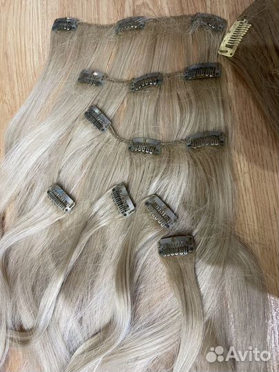 Волосы на заколках