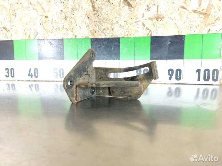 Кронштейн генератора Vaz 2110