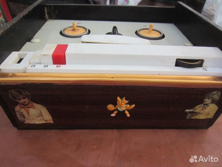 Магнитофон название не знаю