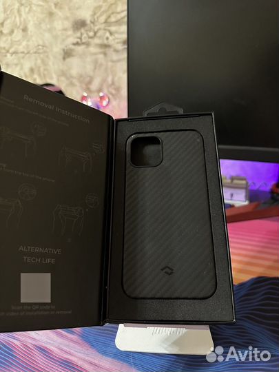 Карбоновый чехол Pitaka на iPhone 12/12 pro