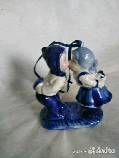 Керамическая статуэтка на подвеске* Поцелуй*