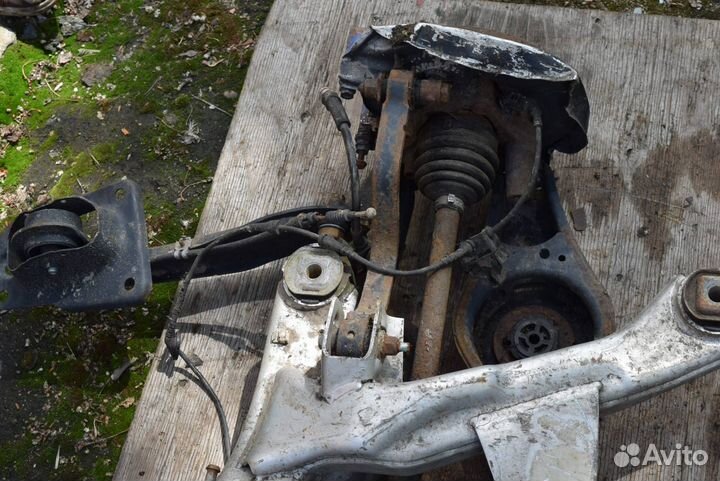 Балка задняя Volkswagen Golf 5 2006 1K0505359B