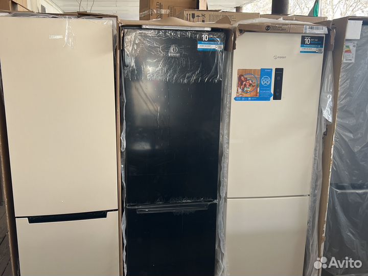 Холодильник Indesit ITR 4180 Total No Frost