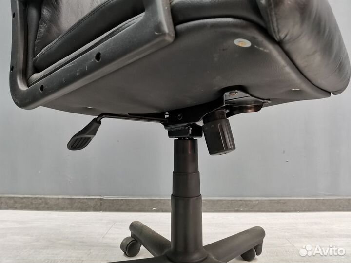 Кресло руководителя офисное кожа