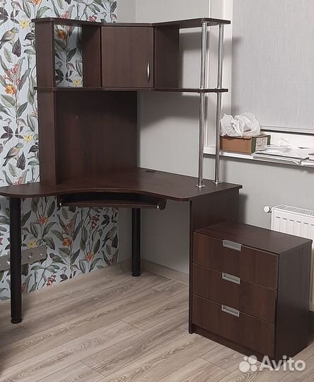 Компьютерный стол