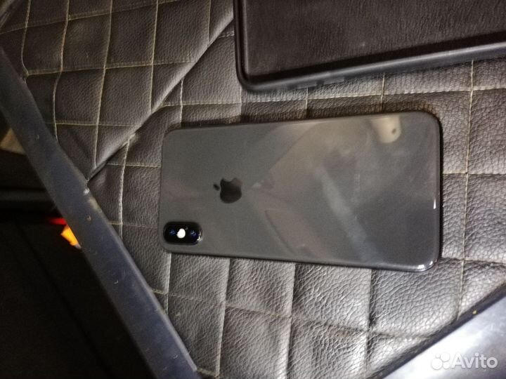 iPhone X, 64 ГБ