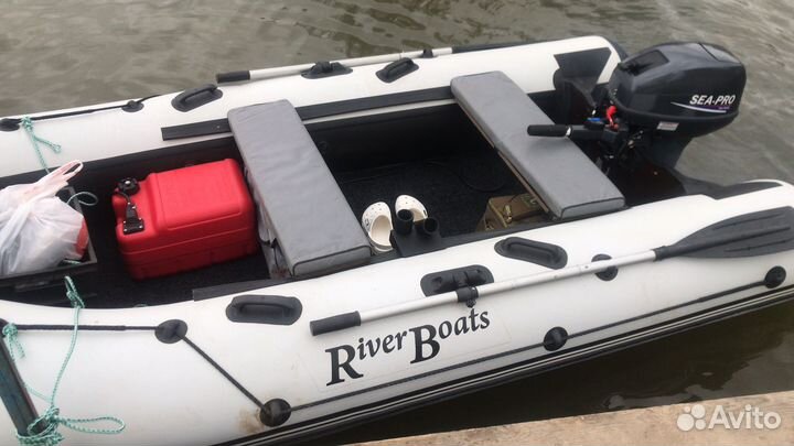 Лодка с мотором