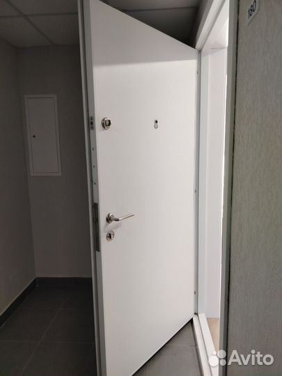 Дверь входная железная бу от застройщика