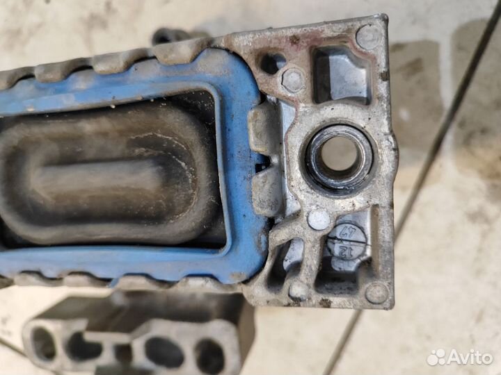 Опора двигателя правая skoda octavia a5