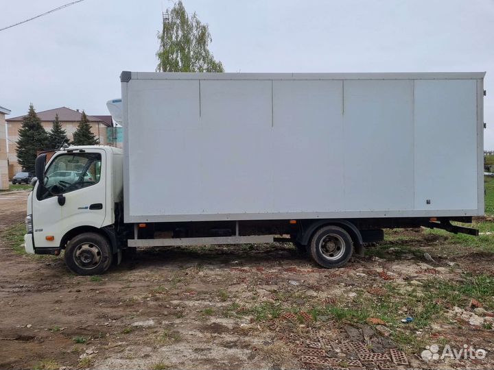 Hino 300 (Dutro), 2013