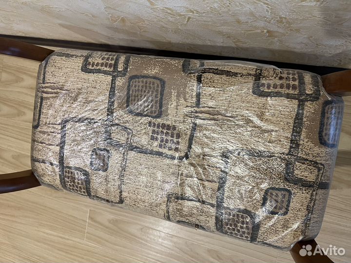 Банкетка (пуфик) в прихожую