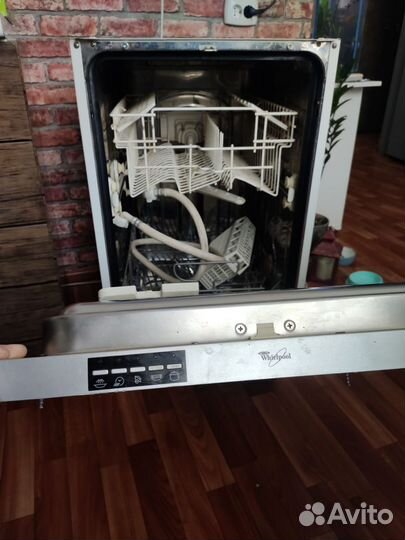 Посудомоечная машина на запчасти Whirpool adg-145