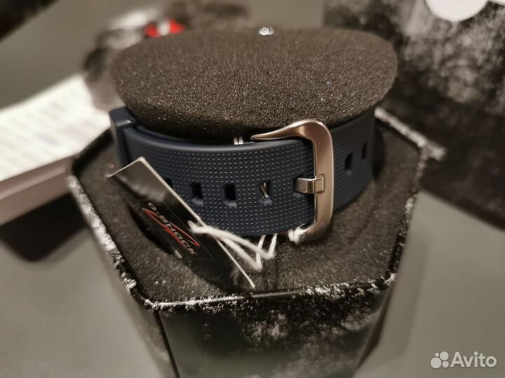 Часы Casio G-Shock GM-2100N-2AER