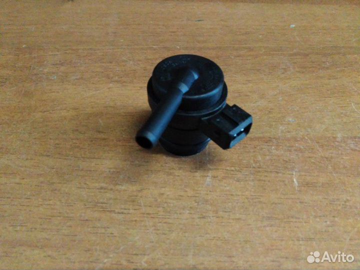 Клапан вентиляции картерных газов Volkswagen