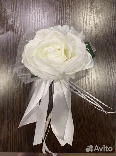 Свадебное украшение на машину