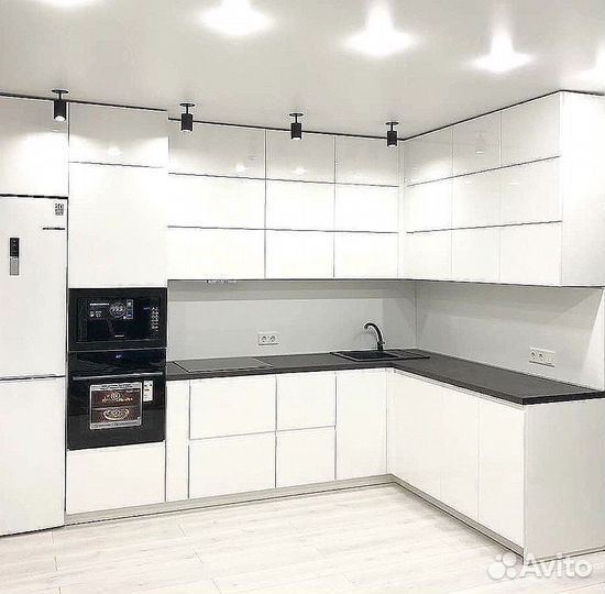 Кухонный гарнитур угловой