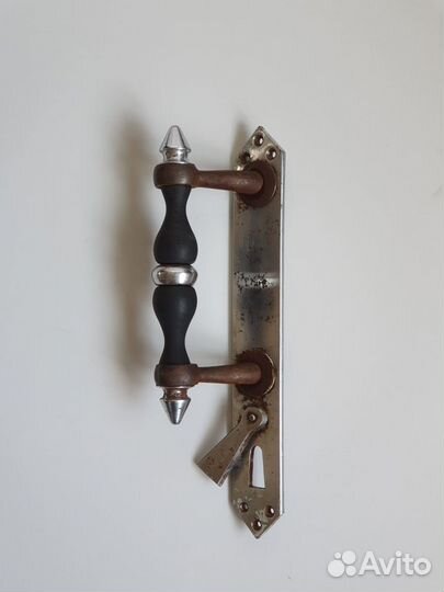 Дверная ручка старинная