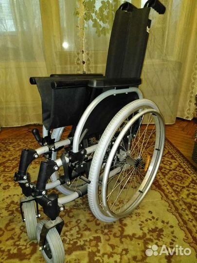 Инвалидная коляска с ручным приводом