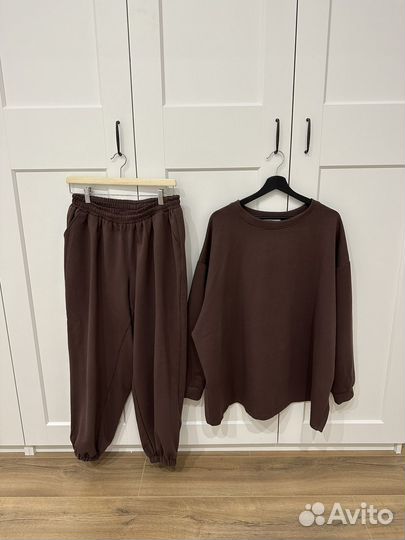 Спортивный костюм женский