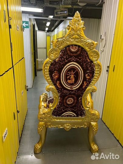 Трон золотой, б/у