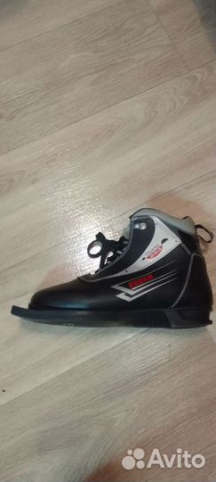 Лыжные ботинки 36 разм