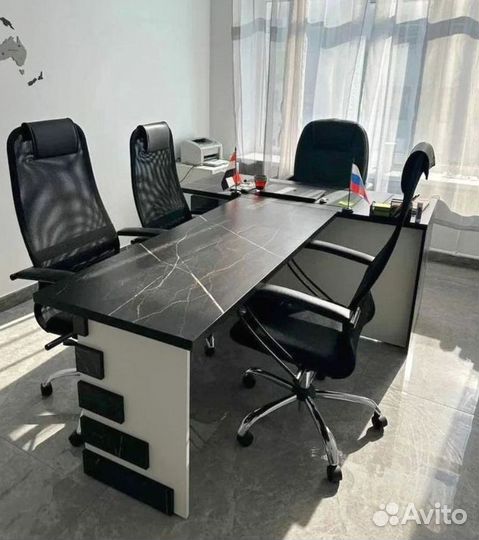 Стол руководителя + бриф приставка