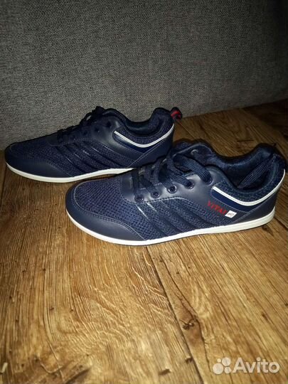 Кроссовки для мальчика новые