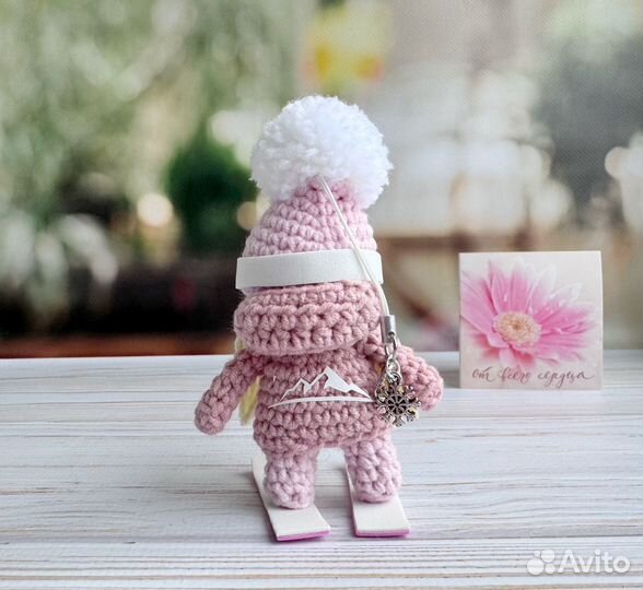 Фигурка лыжница