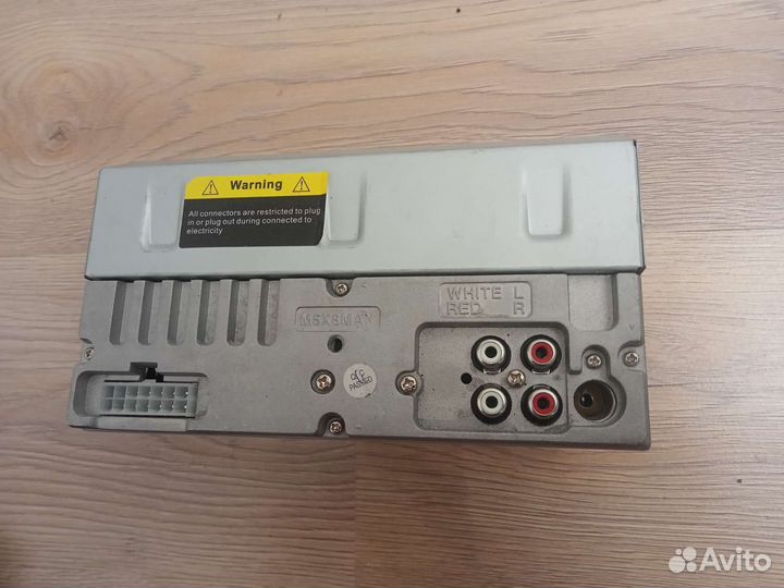 Автомобильный мультимедийный ресивер 