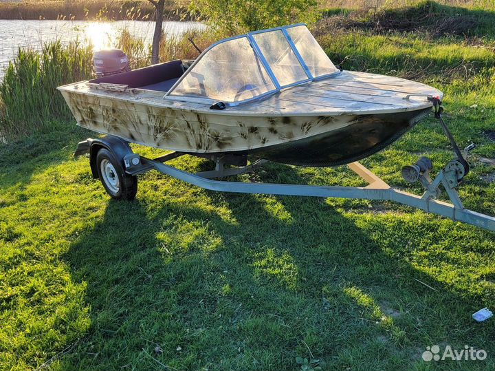 Лодка с мотором