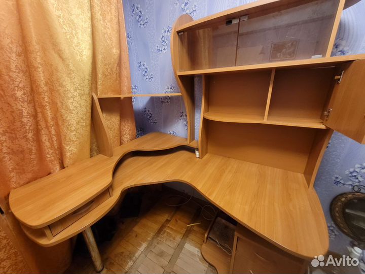 Компьютерный стол