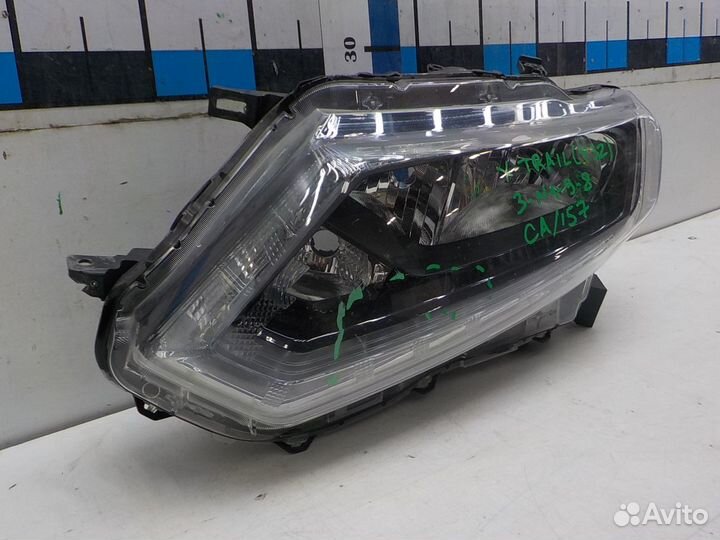 Фара левая на Nissan X-Trail (T32)