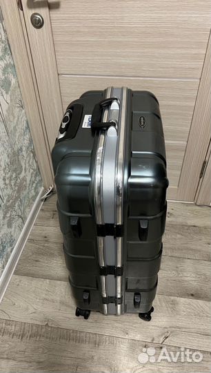 Чемодан Samsonite спинер четырёхколёсный