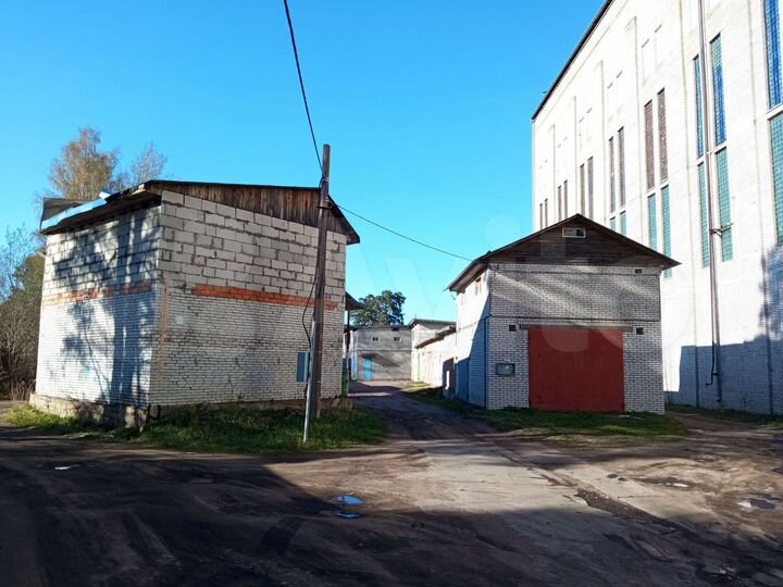 Гараж, > 30 м²