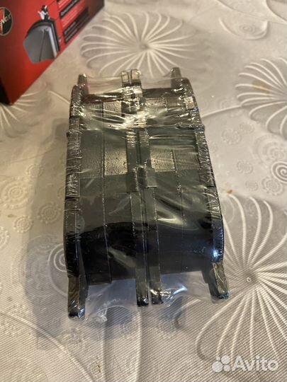 Передние тормозные колодки (Пежо 308) Peugeot 308