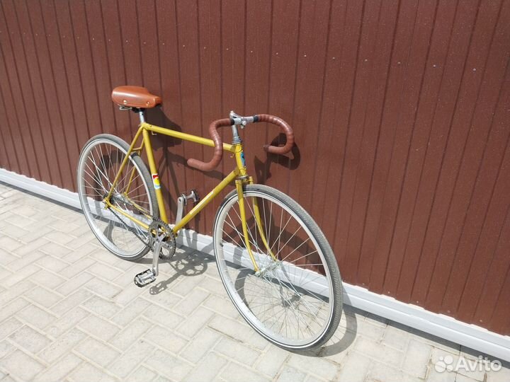 Шоссейный велосипед старт шоссе