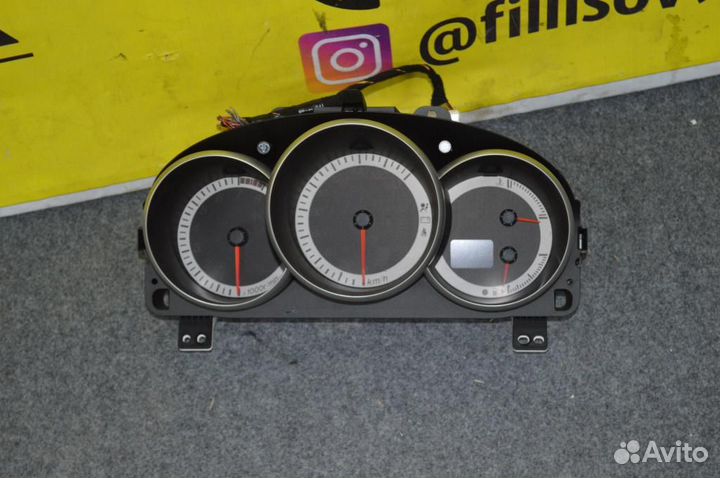 Панель приборов Mazda