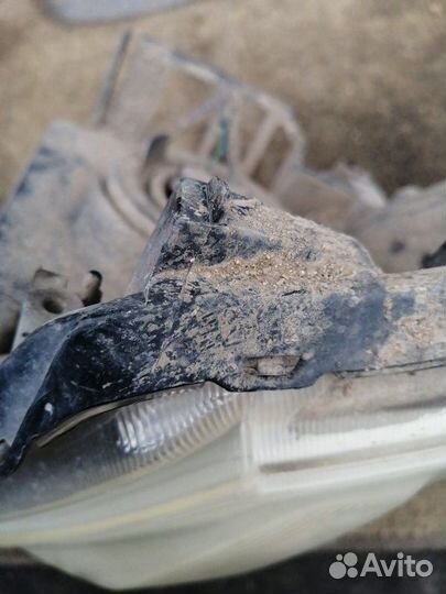 Фара передняя левая Nissan Tiida C11 HR15