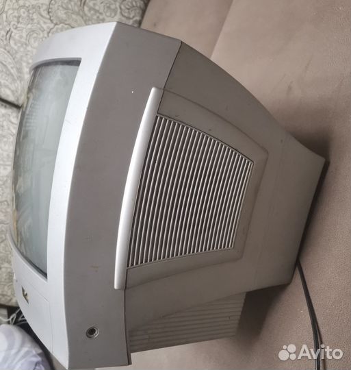 Телевизор 14